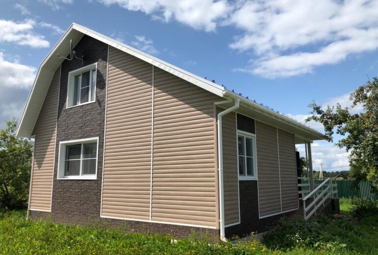 Fațadă din PVC – siding decorativ exterior